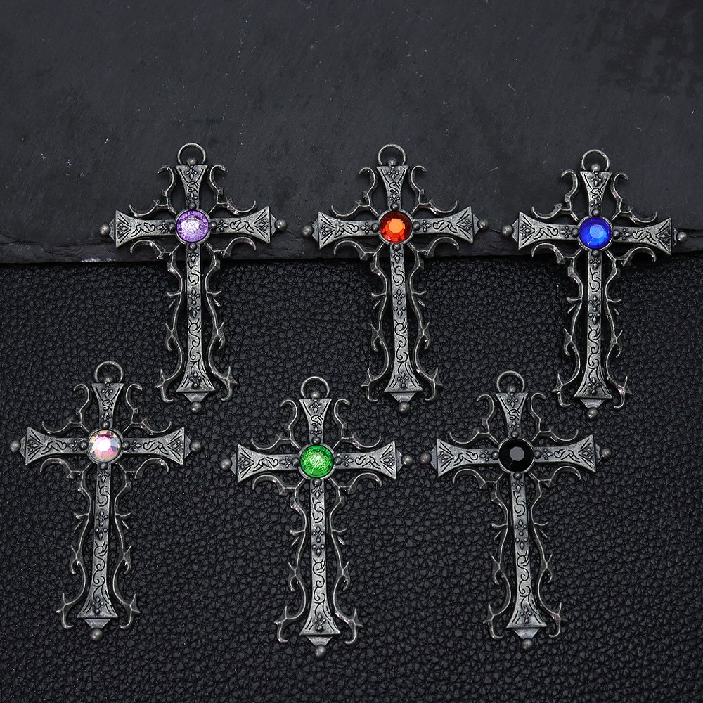 Street Fashion Necklace - 레트로 펑크 중공 상감 십자가 펜던트