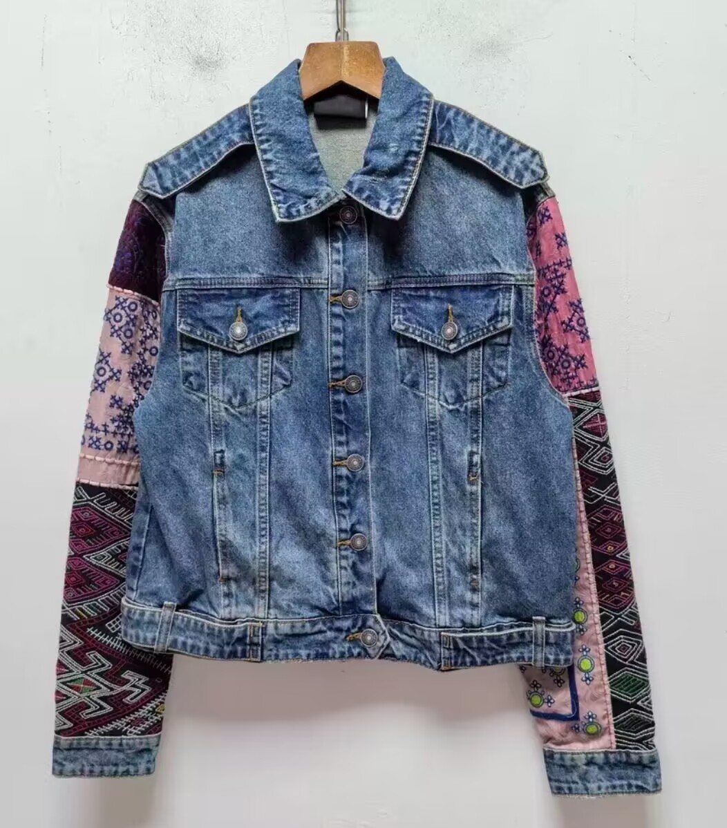 스페인에서 새롭게 유행하는, 어떤 옷에도 잘 어울리는  - Street Fashion In Spain 리뷰 및 가격