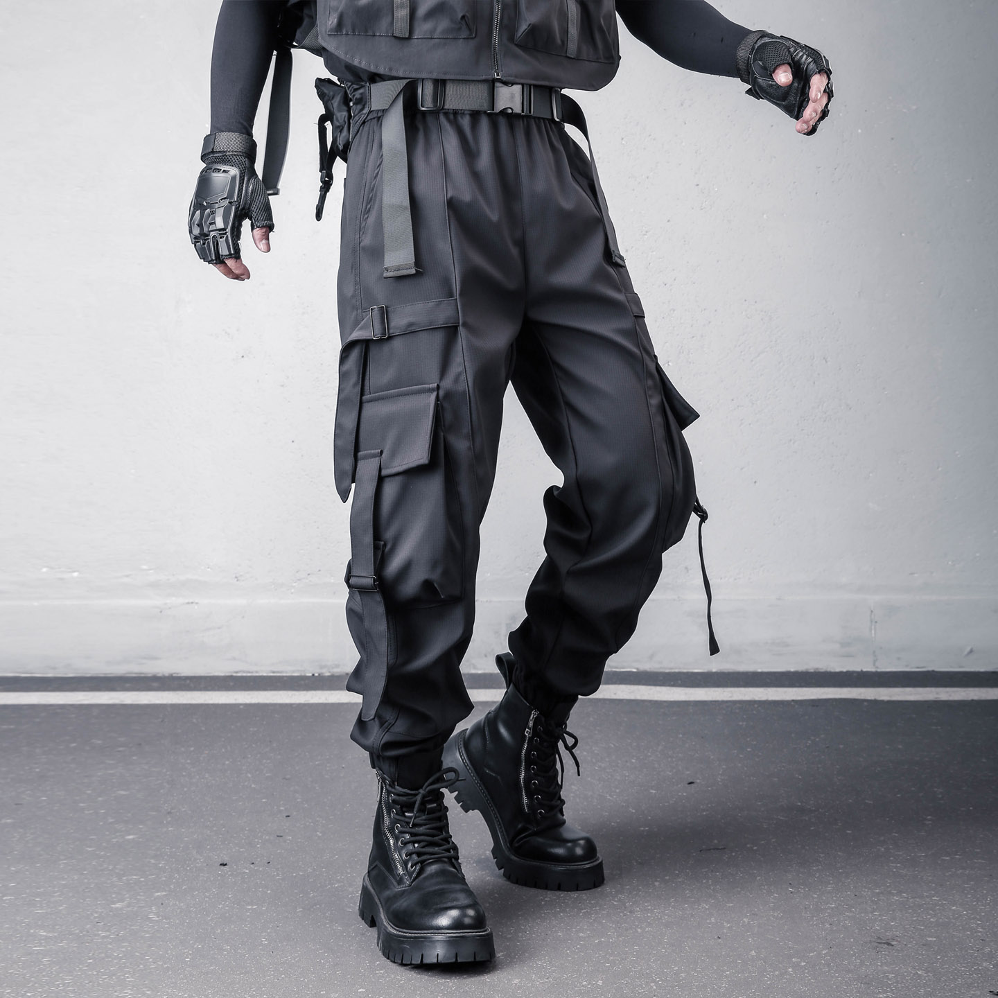 다크 테크웨어 스타일의 여러 개의 주머니가 달린 드로스 - Techwear Pants Tactical 리뷰 및 가격