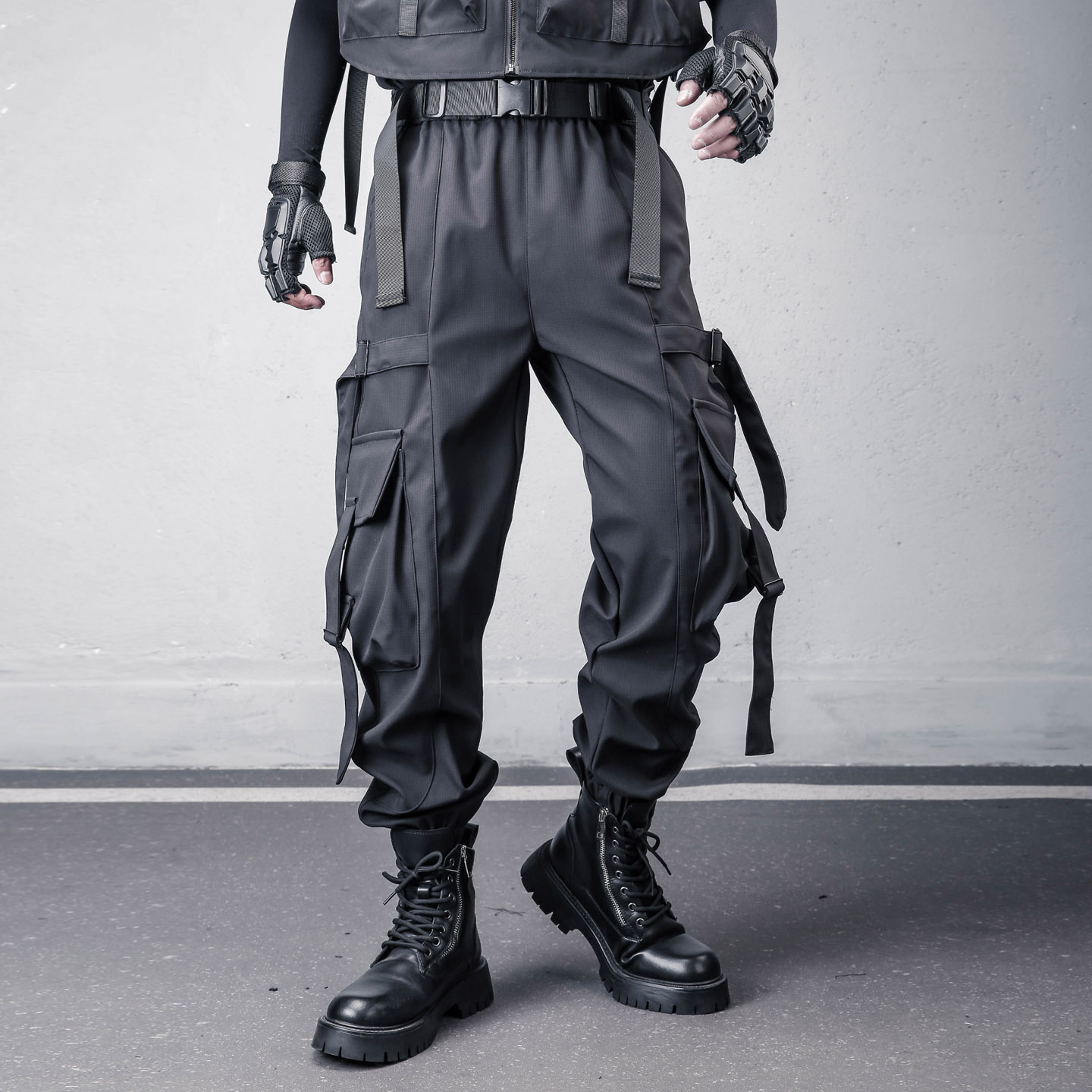 다크 테크웨어 스타일의 여러 개의 주머니가 달린 드로스 - Techwear Pants Tactical 리뷰 및 가격