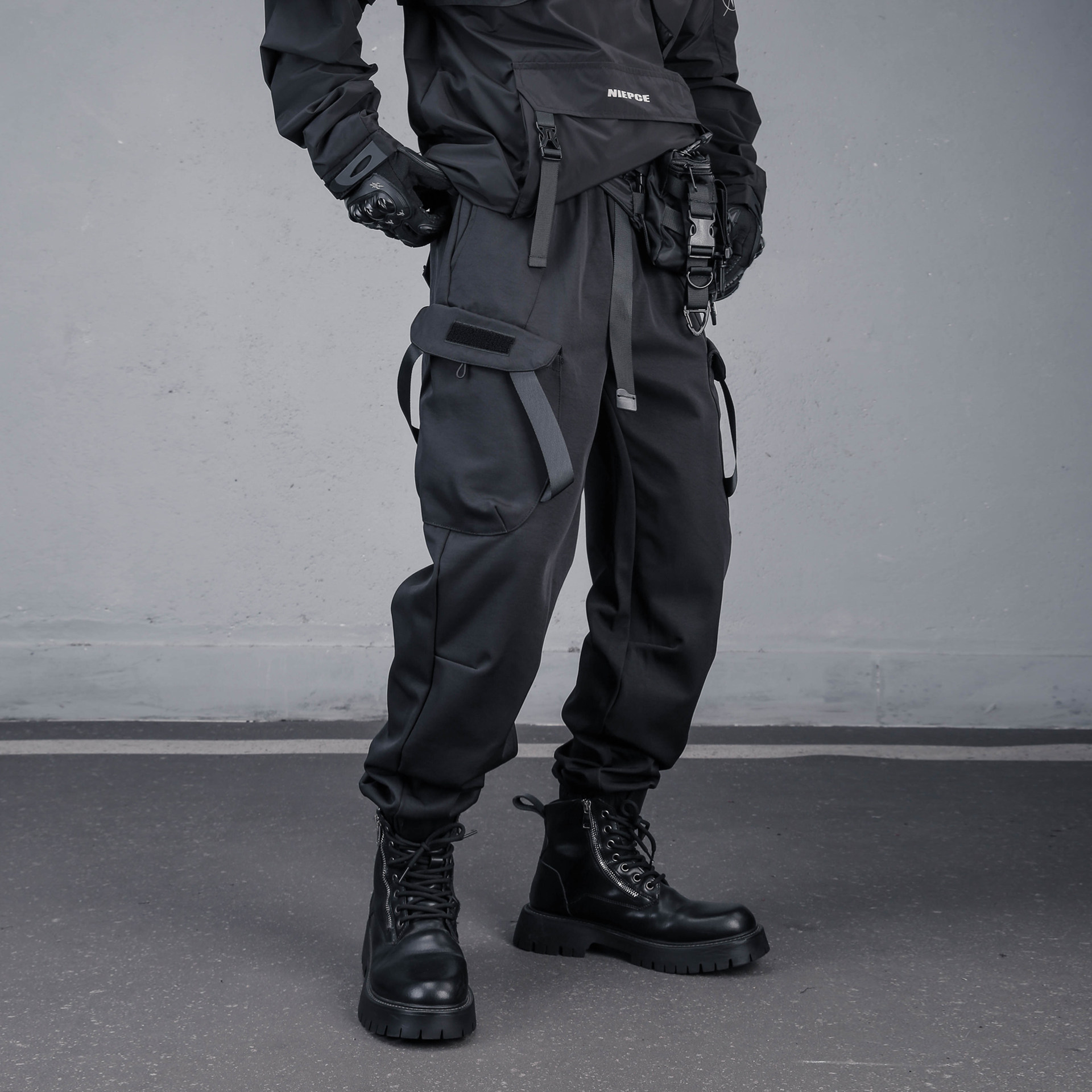 다크 테크웨어 스타일의 다중 포켓 리본 장식 파라슈트  - Techwear Pants Tactical 리뷰 및 가격